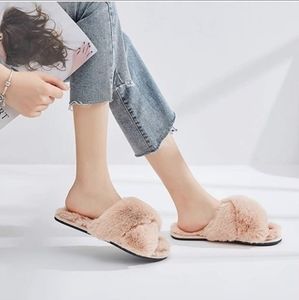 🆕️ Pink Faux Fur Slippers